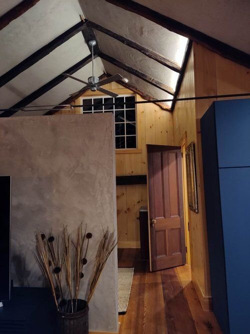 Tadelakt (stone polished lime plaster) on floating wal. Marl (lime and clay mix) on ceiling.